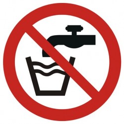 Znak "Woda niezdatna do picia"